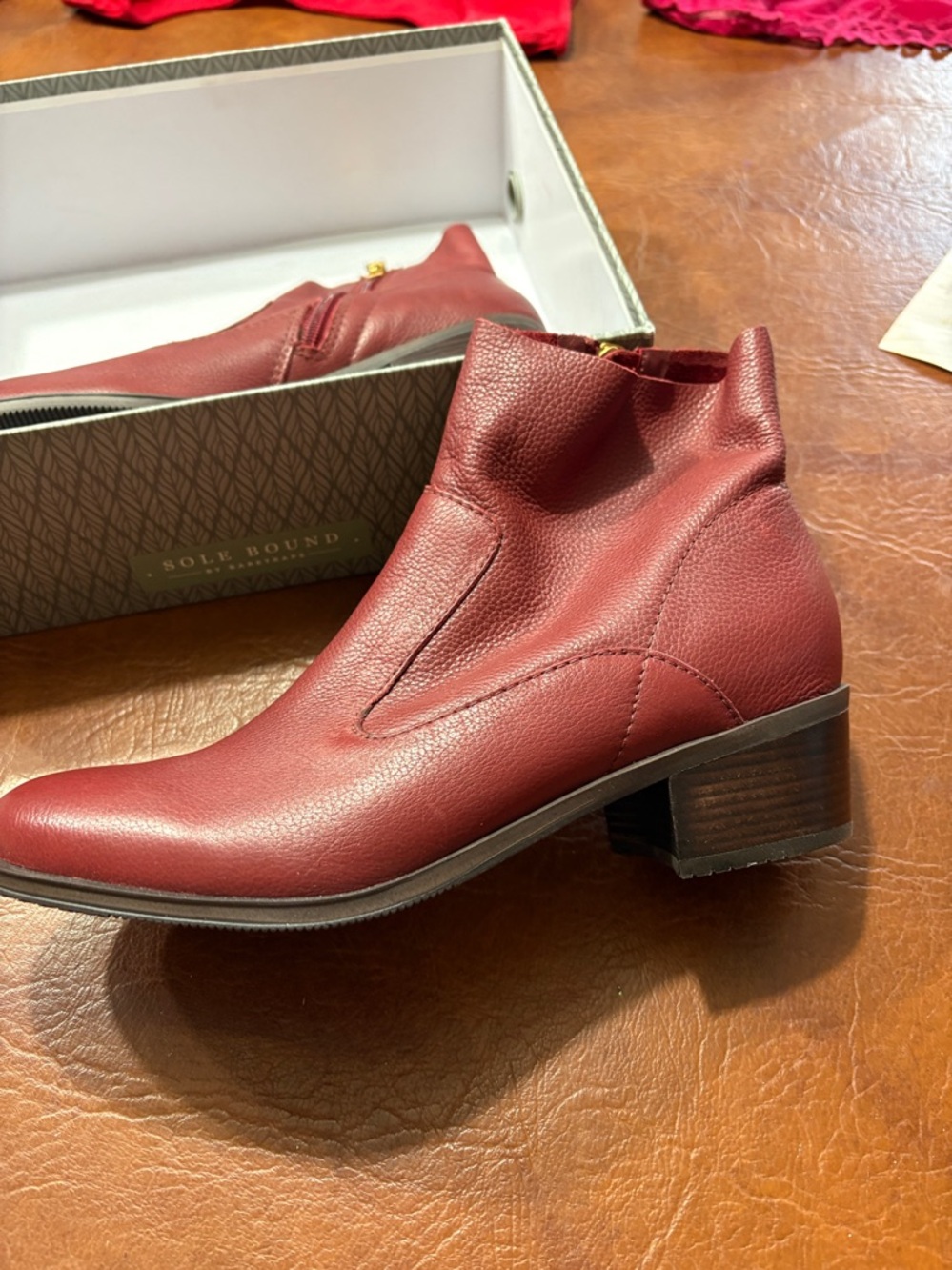 BareTraps Red Leather Ankle Booties with Side Zip NWB 8.5 - Picture 3 of 7